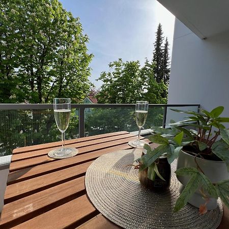 W&D Living - Fewo Kleines Italien Mit Parkplatz Und Balkon Celle Exterior foto