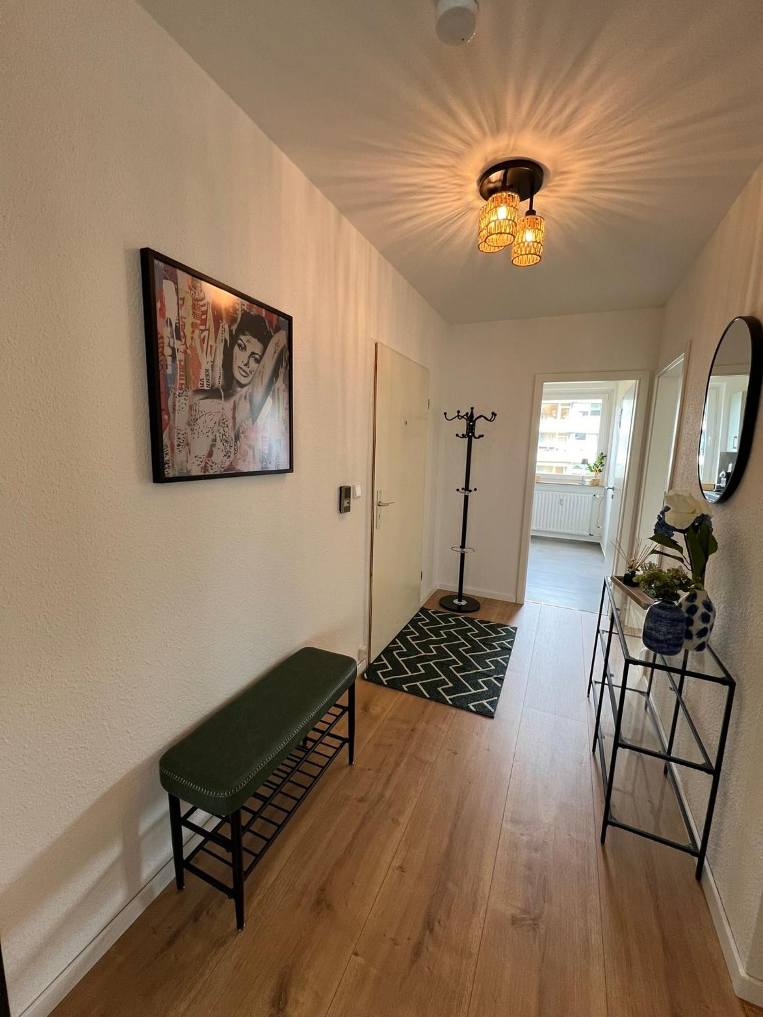 W&D Living - Fewo Kleines Italien Mit Parkplatz Und Balkon Celle Exterior foto