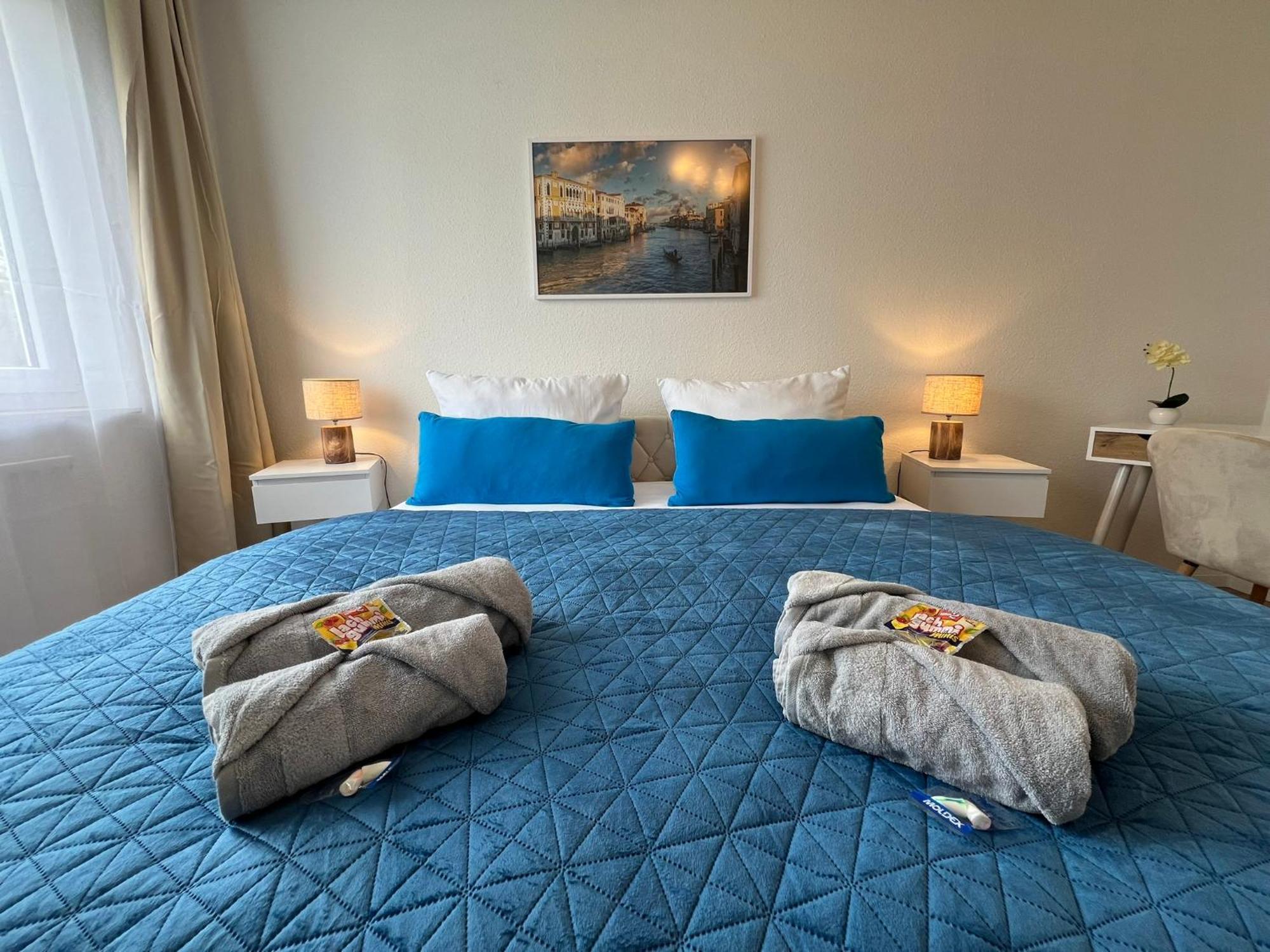 W&D Living - Fewo Kleines Italien Mit Parkplatz Und Balkon Celle Exterior foto