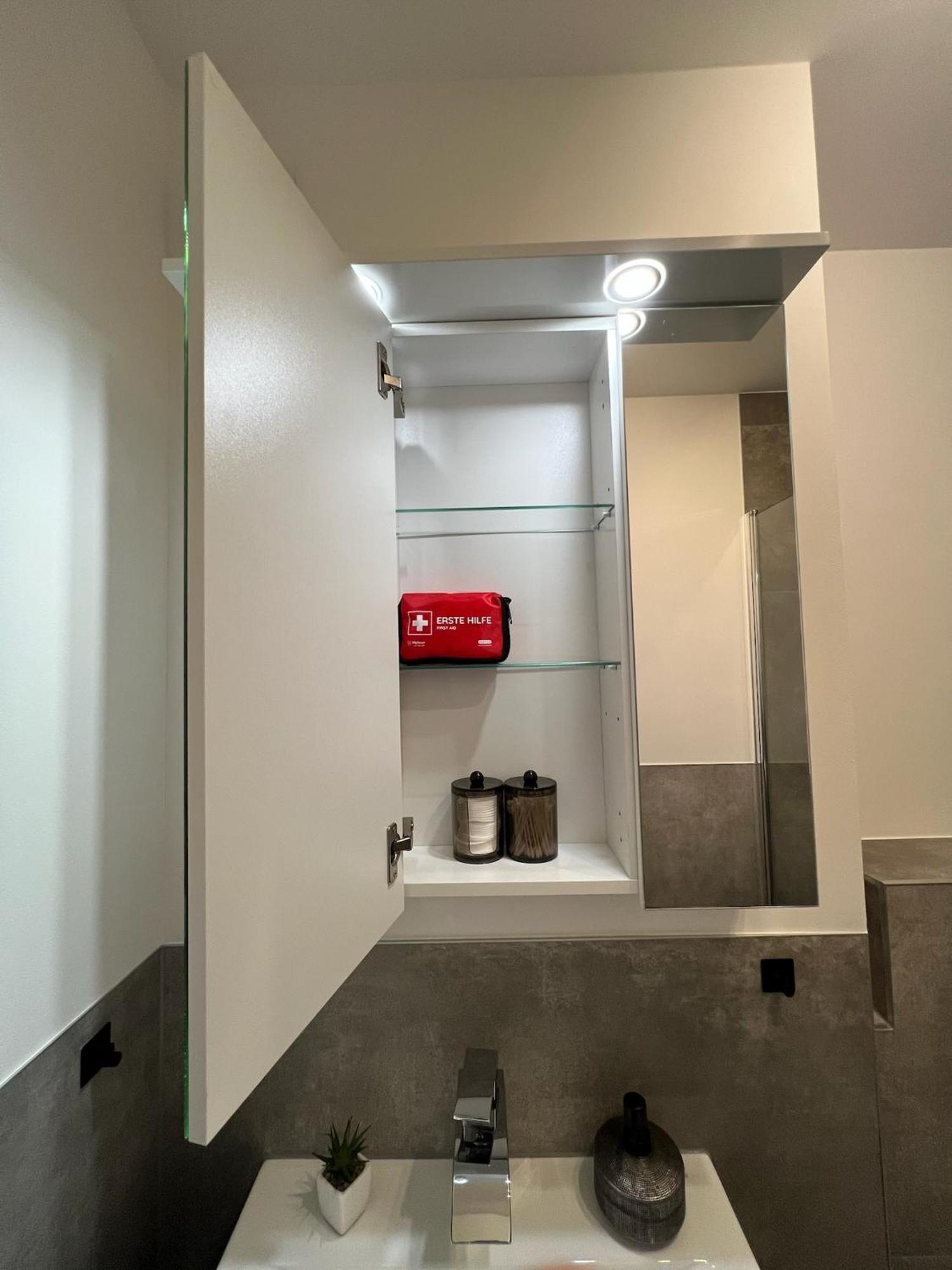 W&D Living - Fewo Kleines Italien Mit Parkplatz Und Balkon Celle Exterior foto