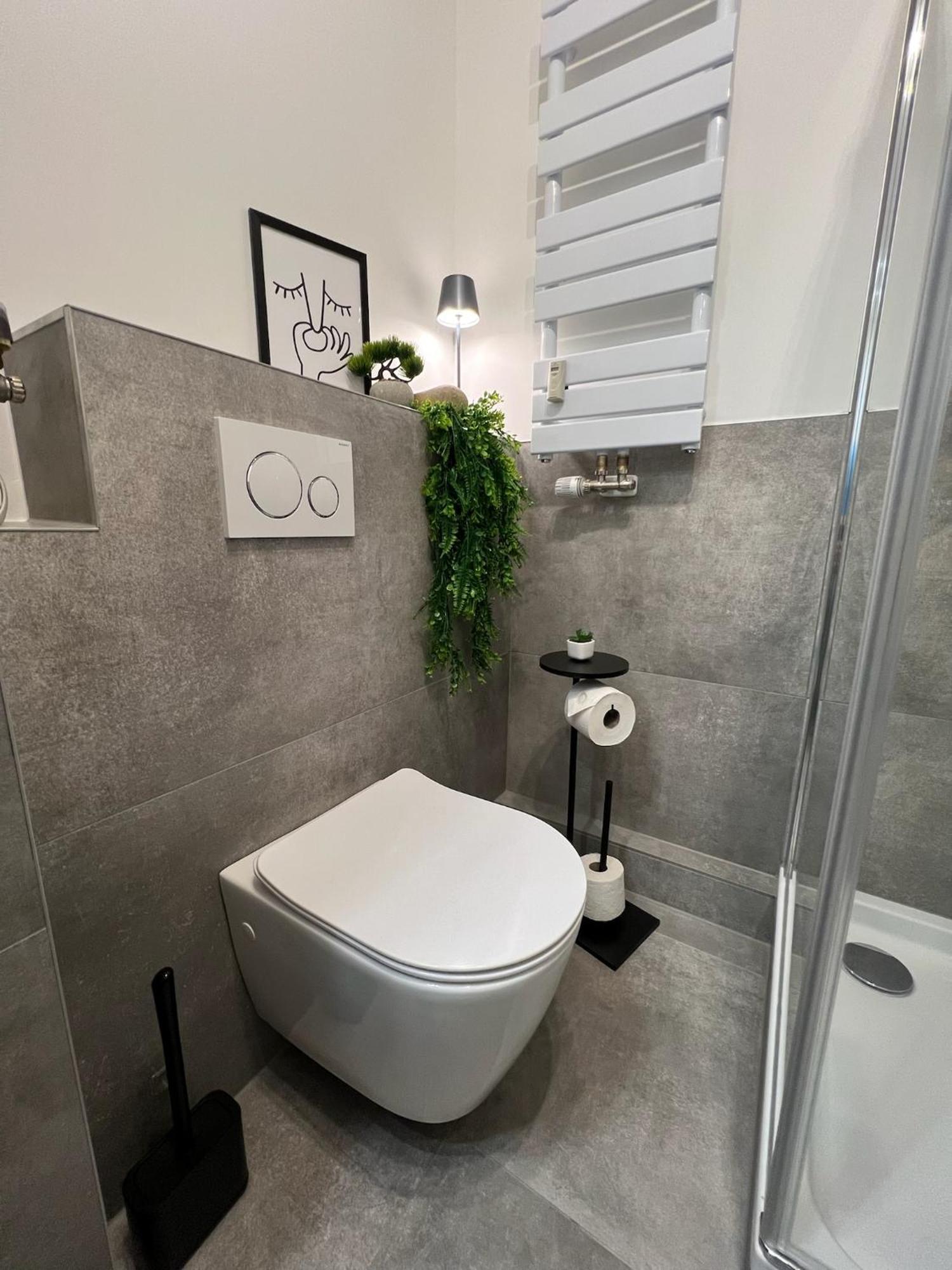 W&D Living - Fewo Kleines Italien Mit Parkplatz Und Balkon Celle Exterior foto
