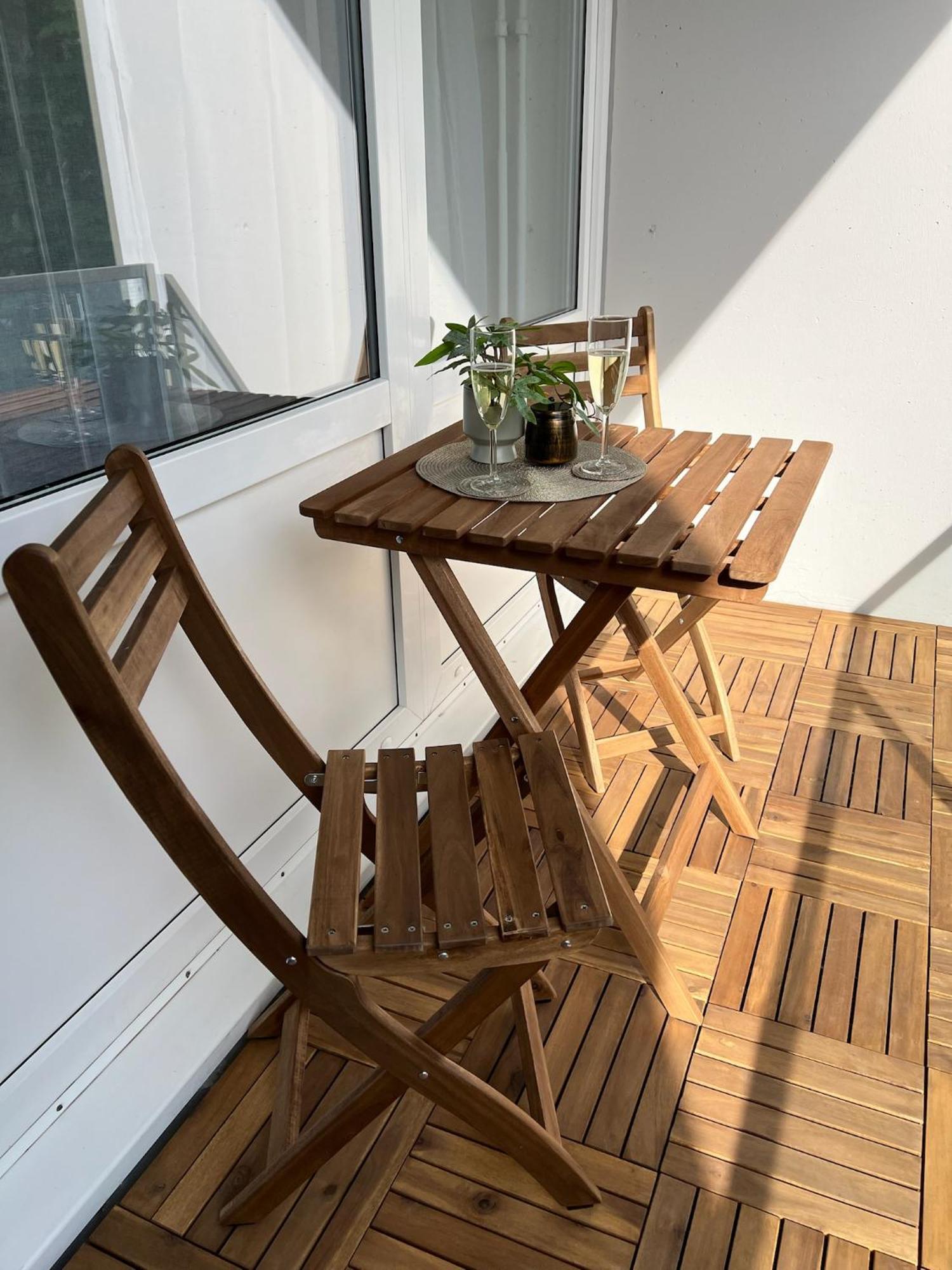W&D Living - Fewo Kleines Italien Mit Parkplatz Und Balkon Celle Exterior foto